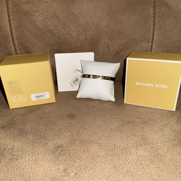 Michael Kors Hinge Bangle Bracelet- Gold Tone Brass Finish NWT no callouts. - Picture 2 of 6